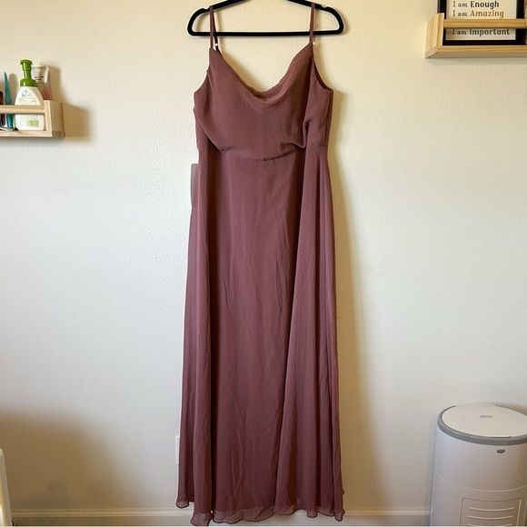 Elegant Mauve Evening Gown - Picture 2 of 6